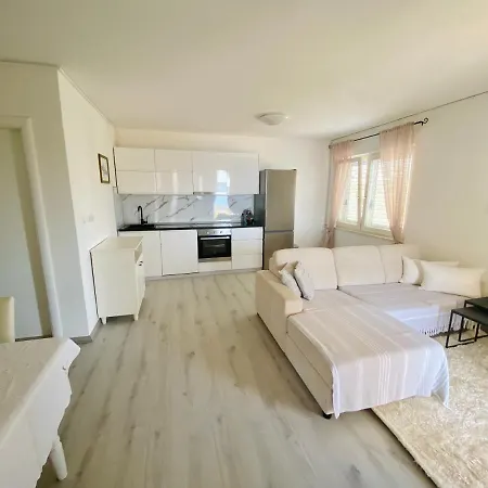 Apartments Jasmina Vinišće Exterior foto