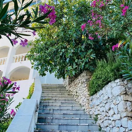 Apartments Jasmina Vinišće Exterior foto