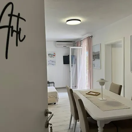 Apartments Jasmina Vinišće Exterior foto
