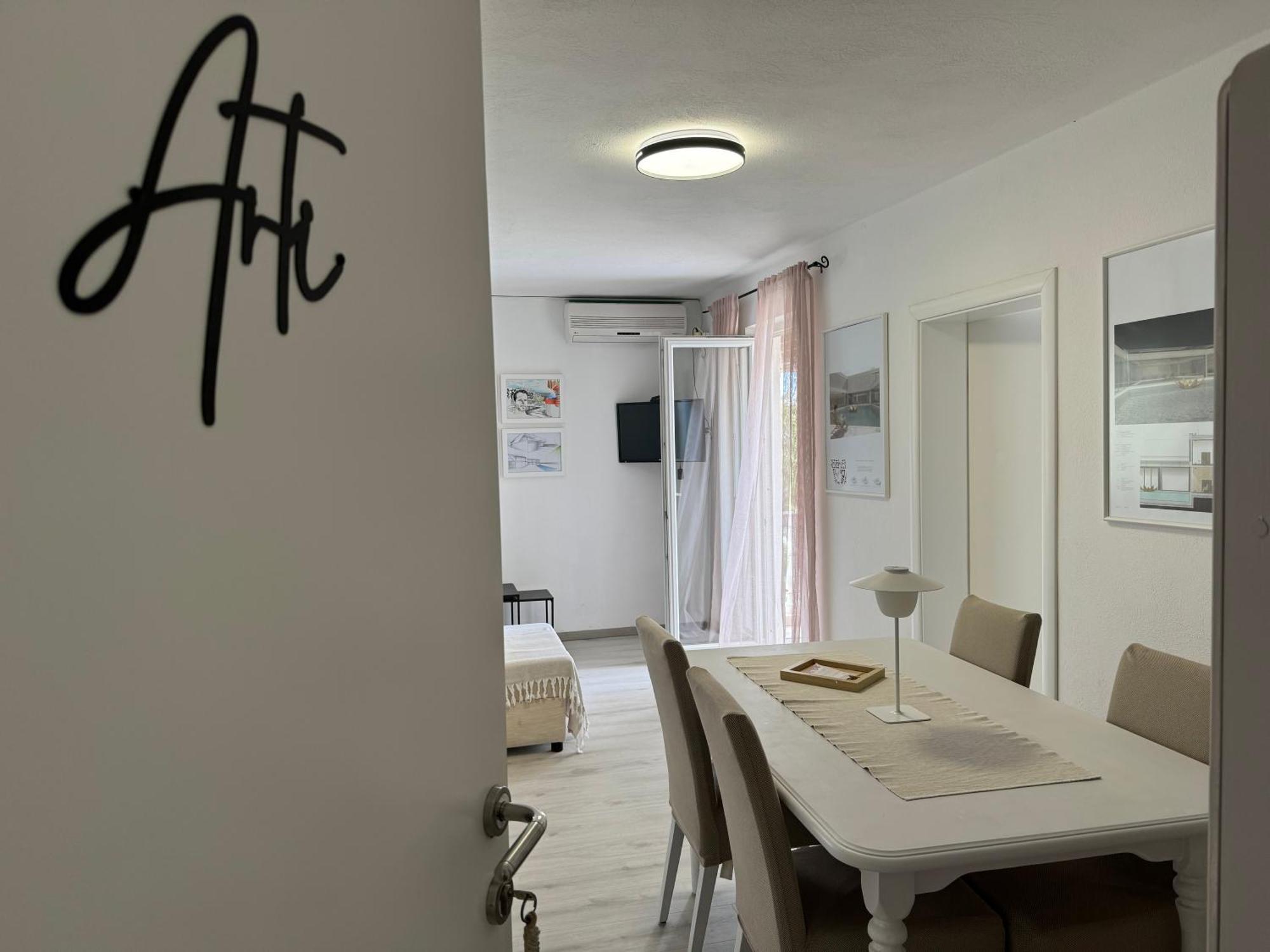 Jasmina Apartment *